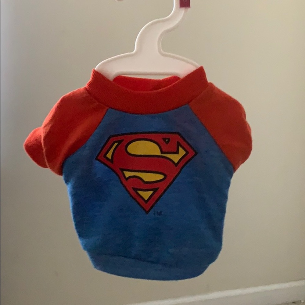 Size XS Superman shirt for a baby cat/small dog